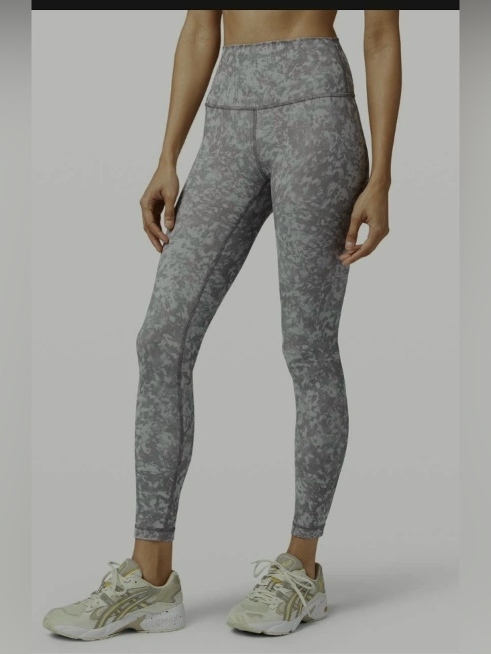 Lululemon set pants tights Sz 12 and top bra Sz 10